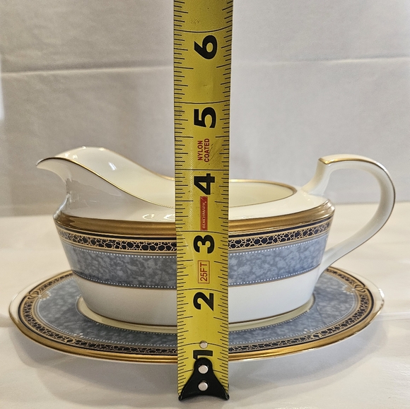 Noritake"Icon" pattern gravy boat with tray. - Picture 11 of 11